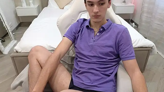 MoonlinSkinn online show from December 4, 8:21 am