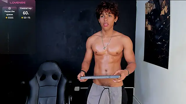 LiamVibes212 online show from February 21, 1:23 pm