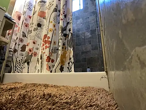 xxxenzo1 online show from February 18, 6:17 pm