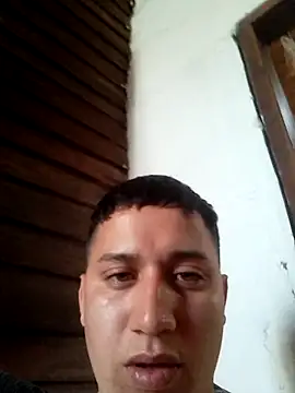 Alvarezz0202 online show from June 26, 4:42 pm