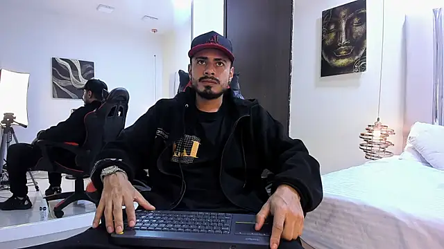 MatthewCullen online show from April 12, 1:53 am