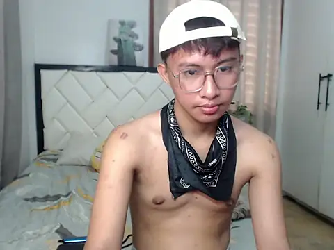 asiantwink0000 online show from February 13, 7:25 am