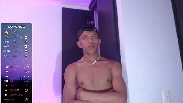 santinaughty online show from December 4, 4:30 am