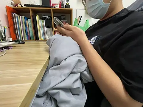 hiiiizzzz online show from February 25, 5:25 pm