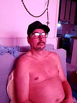 FocussedFreckle online show from May 15, 4:09 am