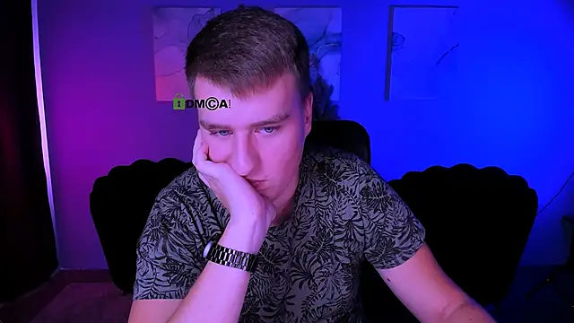 derek hawk  online show from December 4, 9:38 am