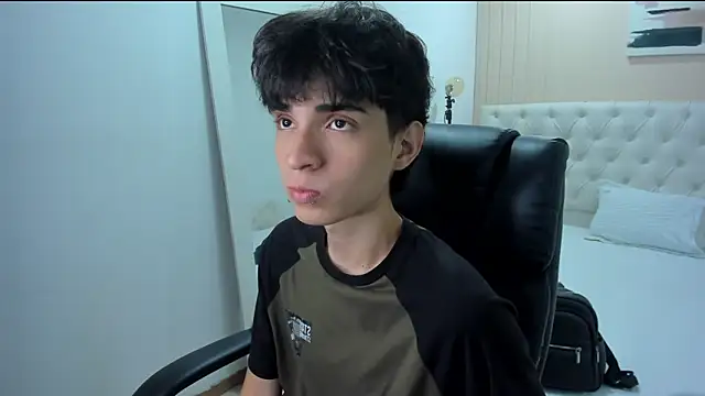 CONNOR STONNE  online show from February 14, 5:41 pm