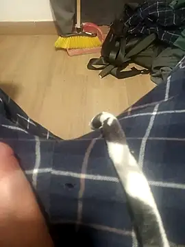 Valencianoo411 online show from December 2, 10:59 pm