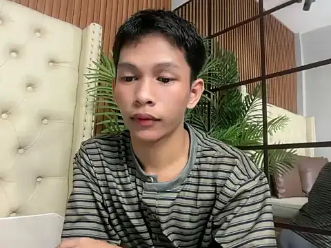 TheBoyAboveYou online show from July 28, 4:39 pm