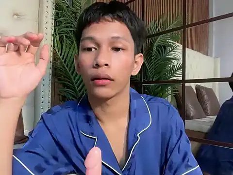 TheBoyAboveYou online show from June 13, 7:45 pm