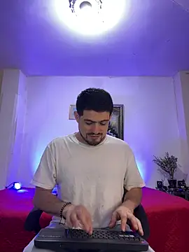 williamsmiiths16 online show from March 12, 11:51 am