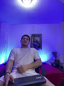 williamsmiiths16 online show from April 15, 11:54 am