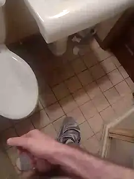 bigjohnson2914 online show from April 19, 6:10 pm