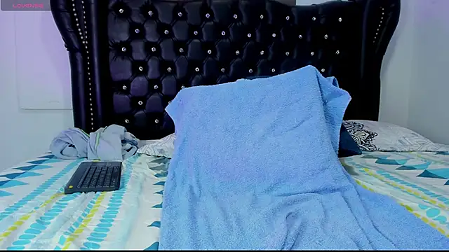 vaalentiino online show from December 15, 10:29 pm