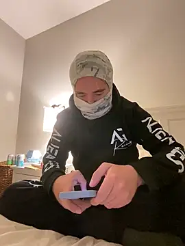 phantom898983 online show from April 27, 7:38 am