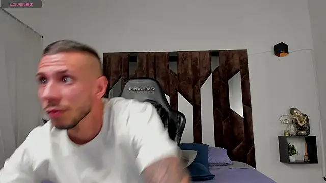 J king   online show from April 21, 2:51 am