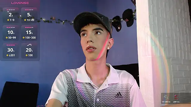 Juan Gomezz26 online show from July 14, 9:43 pm