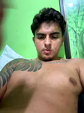 yeye2004 online show from January 5, 7:06 pm