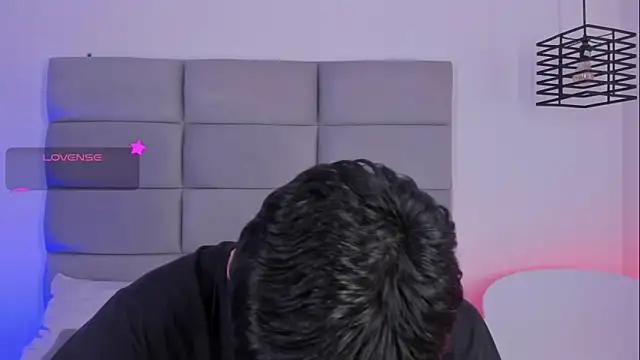 JoshClaarktt online show from April 8, 4:13 am