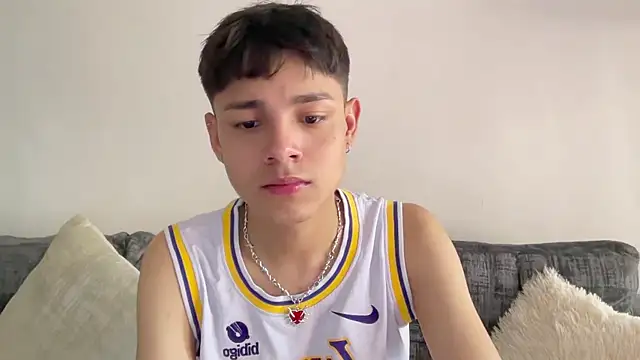 Andy Belier23 online show from April 6, 4:52 pm