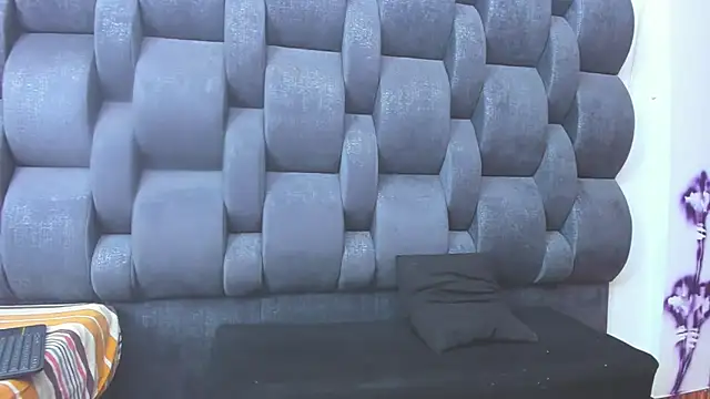 nahomiandandres online show from January 11, 3:21 am