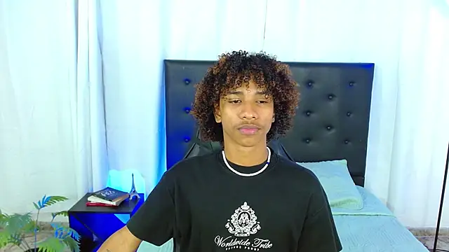 angelll18  online show from February 26, 9:38 pm