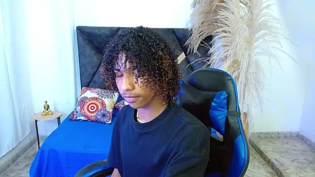 angelll18  online show from March 5, 9:00 pm