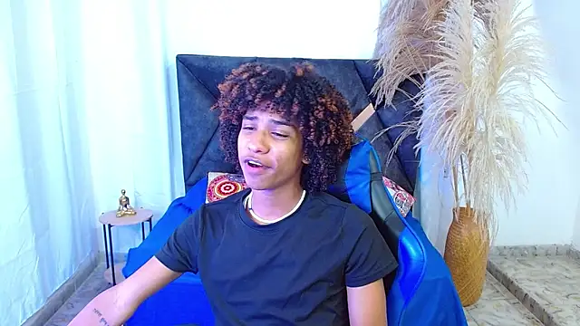 angelll18  online show from April 21, 8:48 pm