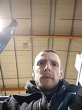 CrookedBunk3527 online show from December 19, 7:05 am