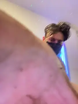 gilbertsmitte online show from February 8, 3:45 am