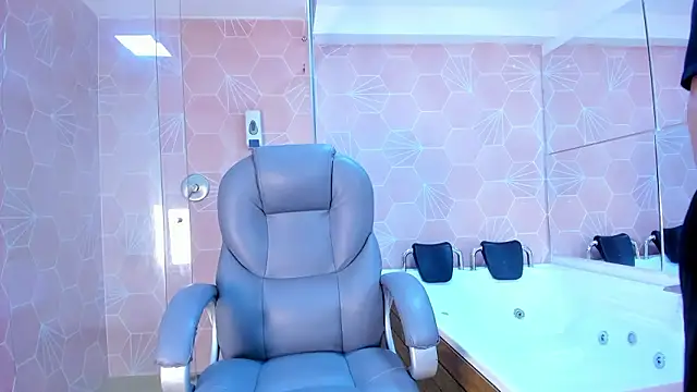  TaylorBlack online show from March 8, 11:47 am