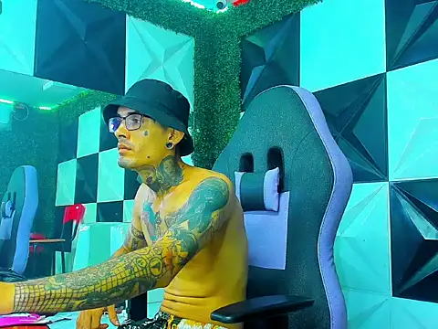 Boy tatto77 online show from March 19, 1:14 pm