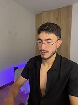 LIAM COLT online show from April 21, 5:19 pm