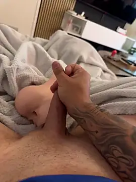 RimmingPussy24 online show from June 3, 7:43 am