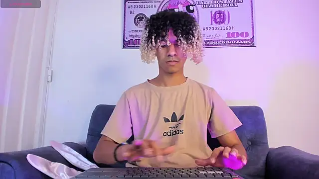 Victor LatinBoy online show from April 18, 11:55 am