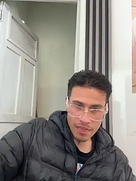 Latin Paisa Boy online show from April 20, 9:39 pm