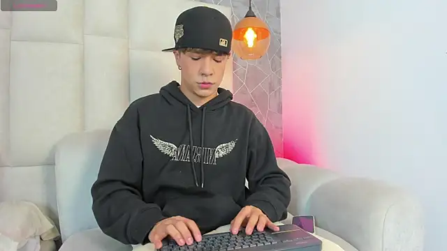 imxxjoel online show from April 24, 4:26 am