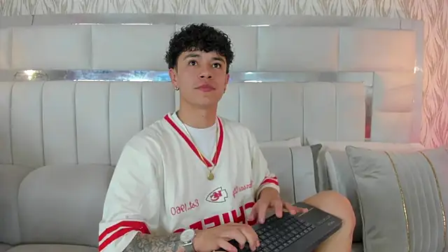 imxxjoel online show from February 6, 3:47 am