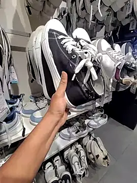 jerryrooh69 online show from April 9, 1:28 pm