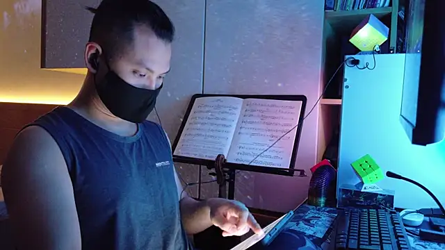 OnlyHand9x online show from April 23, 4:53 pm