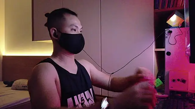 OnlyHand9x online show from April 19, 6:10 pm