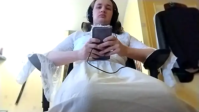 julialafemboy59 online show from February 9, 9:58 am