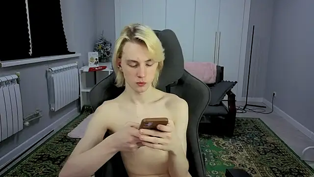 lucidangelok1 online show from March 8, 1:26 pm