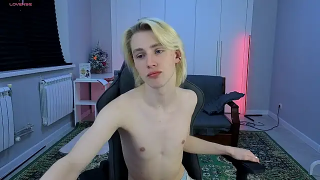 lucidangelok1 online show from March 26, 1:48 pm