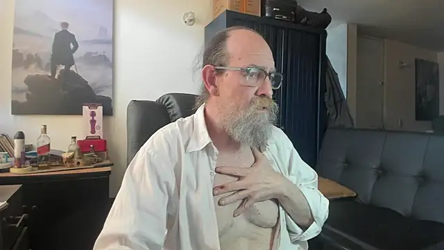 Uncle Hottie online show from July 18, 5:51 pm