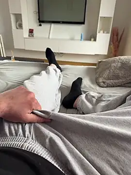 SamuelH59892 online show from March 14, 9:38 am