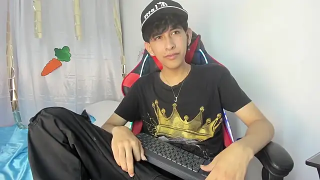 julian xx online show from April 15, 7:14 pm