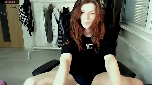 iceseeker2 online show from March 13, 9:10 pm