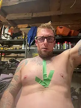 WIDBIGWHITECOCK online show from July 29, 5:39 am