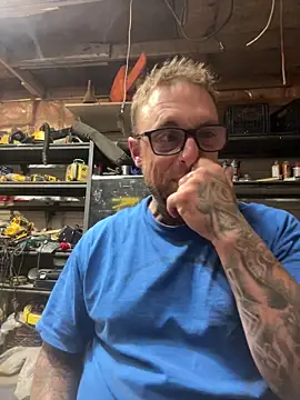 WIDBIGWHITECOCK online show from June 8, 2:34 am
